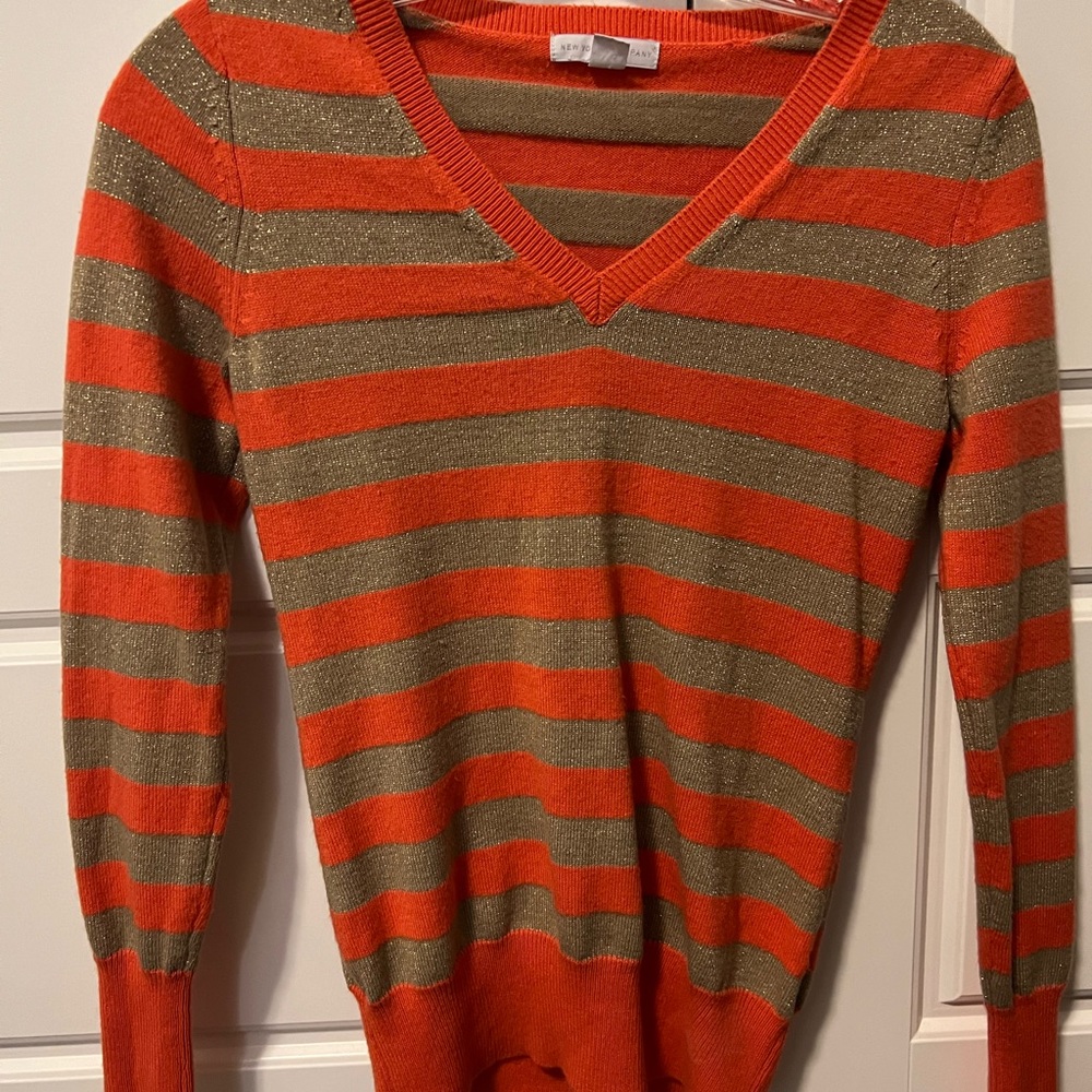 New York Company Women sweater size L